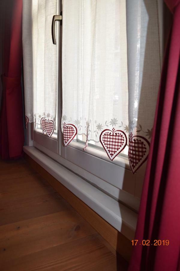 Appartamento En Mez Al Paes Dimaro Bagian luar foto